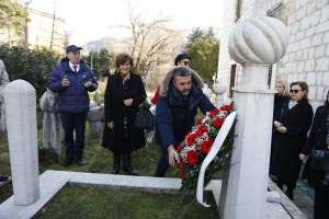 Obilježavanje 32. godišnjice od ubistva Hakije Turajlića - predstavnici kompanije Energoinvest posjetit će mezar rahmetli Hakije Turajlića u haremu Alipašine džamije 