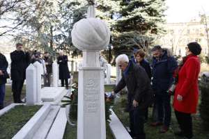 Obilježavanje 32. godišnjice od ubistva Hakije Turajlića - predstavnici kompanije Energoinvest posjetit će mezar rahmetli Hakije Turajlića u haremu Alipašine džamije 