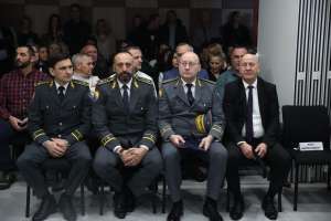 SARAJEVO, 27. februara (FENA) - Dvadeset i pet kadeta 12. klase Granične policije Bosne i Hercegovine danas je svečano položilo zakletvu, nakon obuke i stručnog usavršavanja stekli su uslove za čin 'mlađi inspektor'.(Foto FENA/Amer Kajmović)