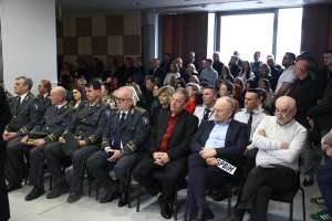 SARAJEVO, 27. februara (FENA) - Dvadeset i pet kadeta 12. klase Granične policije Bosne i Hercegovine danas je svečano položilo zakletvu, nakon obuke i stručnog usavršavanja stekli su uslove za čin 'mlađi inspektor'.(Foto FENA/Amer Kajmović)