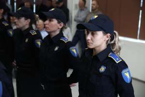 SARAJEVO, 27. februara (FENA) - Dvadeset i pet kadeta 12. klase Granične policije Bosne i Hercegovine danas je svečano položilo zakletvu, nakon obuke i stručnog usavršavanja stekli su uslove za čin 'mlađi inspektor'.(Foto FENA/Amer Kajmović)