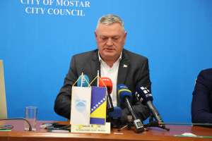 MOSTAR, 28. aprila (FENA) - Grad Mostar uime Zračne luke Mostar i kompanija 