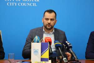 MOSTAR, 28. aprila (FENA) - Grad Mostar uime Zračne luke Mostar i kompanija 