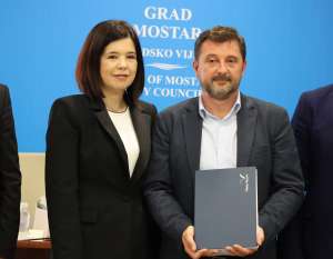 MOSTAR, 28. aprila (FENA) - Grad Mostar uime Zračne luke Mostar i kompanija 