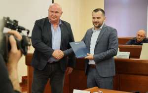 MOSTAR, 28. aprila (FENA) - Grad Mostar uime Zračne luke Mostar i kompanija 