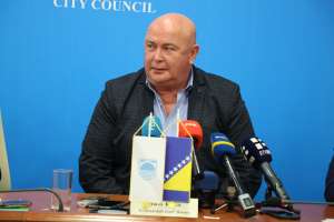 MOSTAR, 28. aprila (FENA) - Grad Mostar uime Zračne luke Mostar i kompanija 