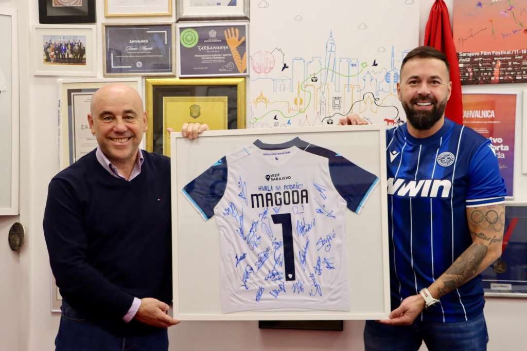 Uručeno priznanje ministru Magodi za podršku Fudbalskom klubu 'Željezničar'