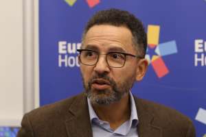 SARAJEVO, 12. novembra (FENA) – Izložba fotografija „Čuvarke rijeka“ otvorena je večeras u Sarajevu u Europe Houseu. (Foto Fena Harun Muminović)