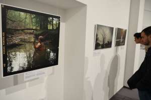 SARAJEVO, 12. novembra (FENA) – Izložba fotografija „Čuvarke rijeka“ otvorena je večeras u Sarajevu u Europe Houseu. (Foto Fena Harun Muminović)