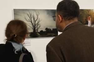 SARAJEVO, 12. novembra (FENA) – Izložba fotografija „Čuvarke rijeka“ otvorena je večeras u Sarajevu u Europe Houseu. (Foto Fena Harun Muminović)