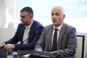 SARAJEVO, 3. decembra (FENA) - Osobe s invaliditetom žele ravnopravan status u bh. društvu kad su u pitanju prava i mogućnosti, istaknuto je na obilježavanju Međunarodnog dana osoba s invaliditetom danas u Sarajevu. (Foto FENA Harun Muminović)